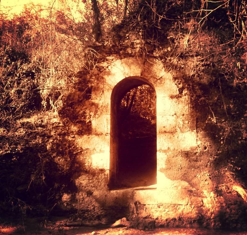 une porte qui s'ouvre vers l'infini une porte qui s'ouvre vers l'infini