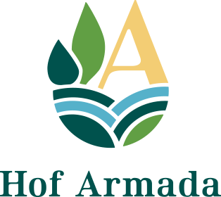 Lernbauernhof, Herberge und Pferdepension Hof Armada in Wiesbaden Frauenstein. Hier findet auch die Berufsausbildung Faszien Therapie für Pferde statt. Lernbauernhof, Herberge und Pferdepension Hof Armada in Wiesbaden Frauenstein. Hier findet auch die Berufsausbildung Faszien Therapie für Pferde statt.