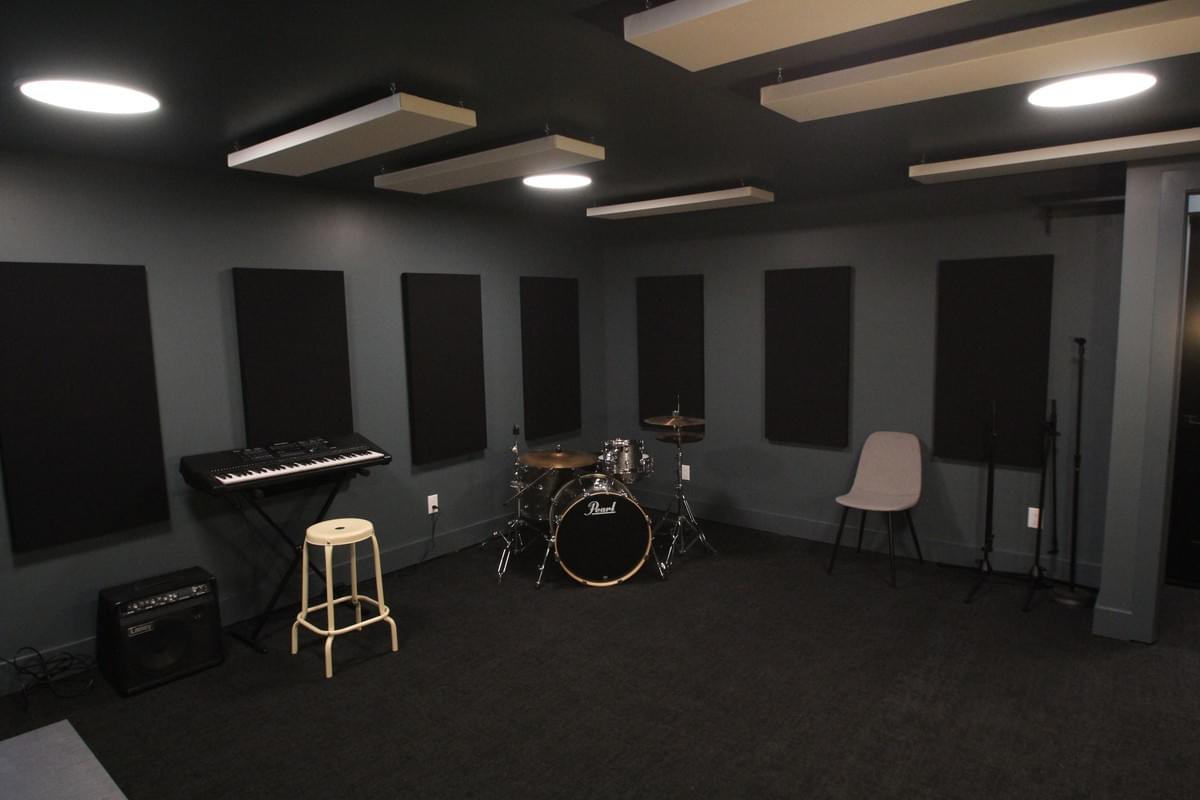 Our studio is equipped with industry-leading audio and video technology to ensure professional quality for all your projects. State-of-the-Art Equipment What We Offer A fully equipped rehearsal and podcast studio designed for creators, musicians, and teams to bring their ideas to life. Whether you're rehearsing, recording, or producing content, the space offers a professional, flexible environment built for creativity and collaboration. Our studio is equipped with industry-leading audio and video technology to ensure professional quality for all your projects. State-of-the-Art Equipment What We Offer A fully equipped rehearsal and podcast studio designed for creators, musicians, and teams to bring their ideas to life. Whether you're rehearsing, recording, or producing content, the space offers a professional, flexible environment built for creativity and collaboration.