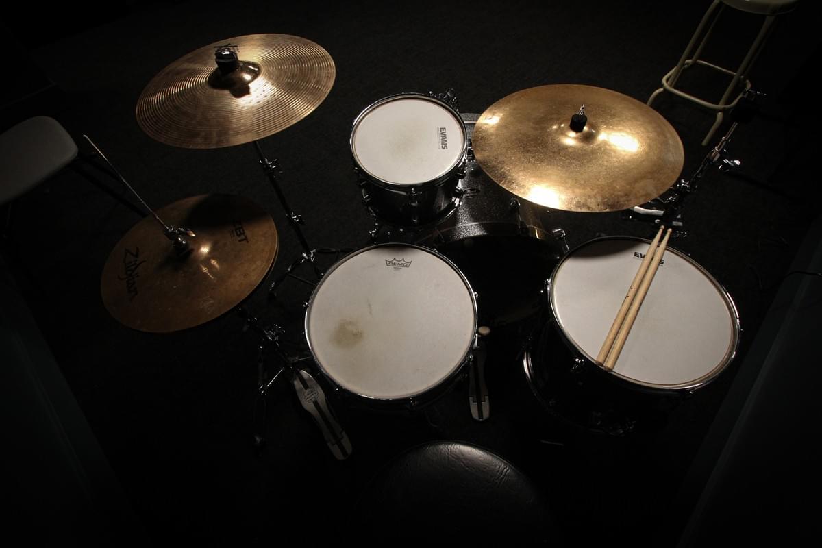 With a versatile layout, our studio can easily adapt to suit your project's needs—whether it's a band rehearsal, a podcast recording, or a team brainstorming session. Enjoy a space that fosters creativity and collaboration. Flexible Space Design Our Studio Features A fully equipped rehearsal and podcast studio designed for creators, musicians, and teams to bring their ideas to life. Whether you're rehearsing, recording, or producing content, the space offers a professional, flexible environment built for creativity and collaboration. With a versatile layout, our studio can easily adapt to suit your project's needs—whether it's a band rehearsal, a podcast recording, or a team brainstorming session. Enjoy a space that fosters creativity and collaboration. Flexible Space Design Our Studio Features A fully equipped rehearsal and podcast studio designed for creators, musicians, and teams to bring their ideas to life. Whether you're rehearsing, recording, or producing content, the space offers a professional, flexible environment built for creativity and collaboration.
