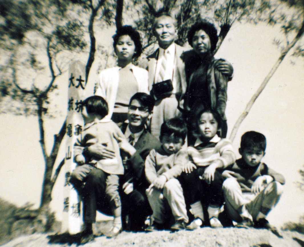 中平老师,孙立人,娘娘 太平,揭钧,天平,中平,安平 揭钧是孙家的大孩子 中平老师,孙立人,娘娘 太平,揭钧,天平,中平,安平 揭钧是孙家的大孩子