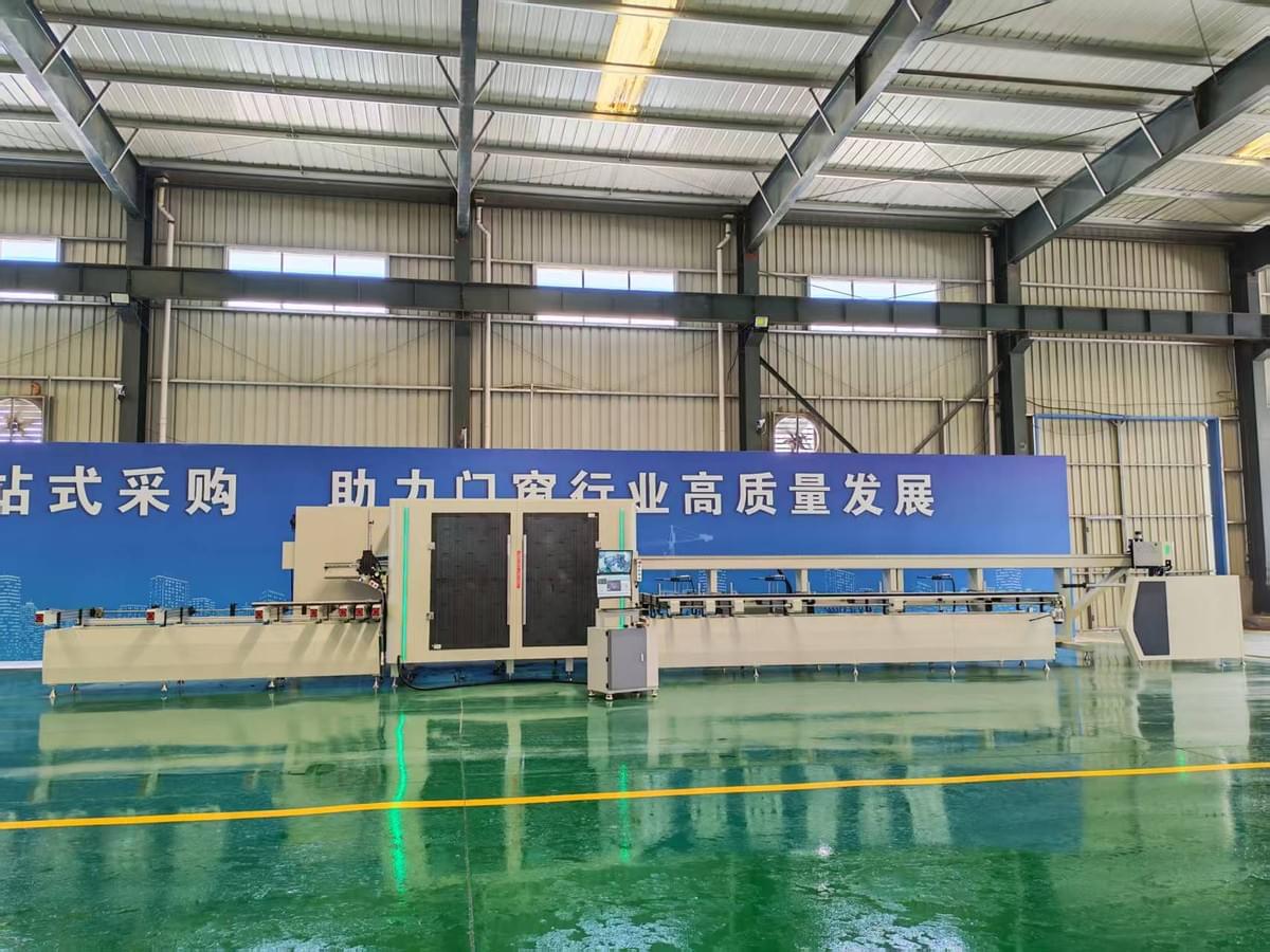 Laser sawing and milling machine centre