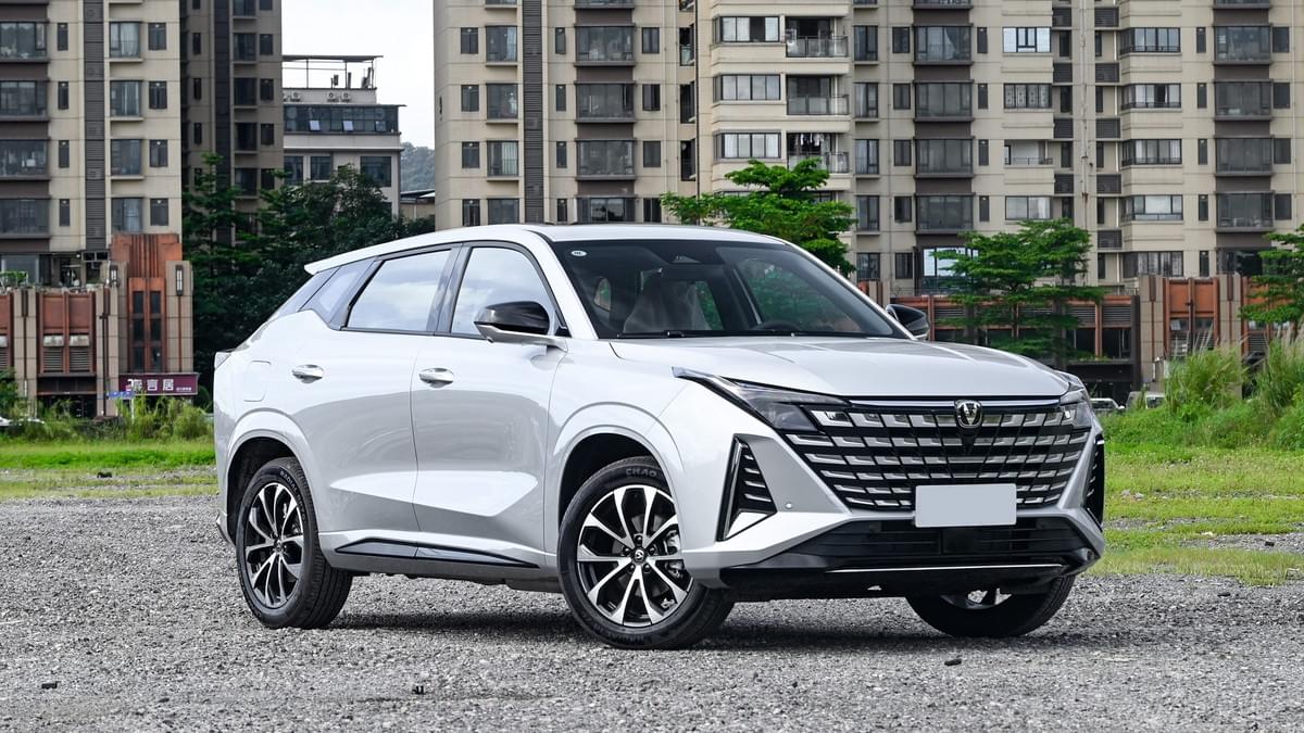 Changan Uni-Z blue whale iDD 125km PHEV SUV Changan Uni-Z blue whale iDD 125km PHEV SUV