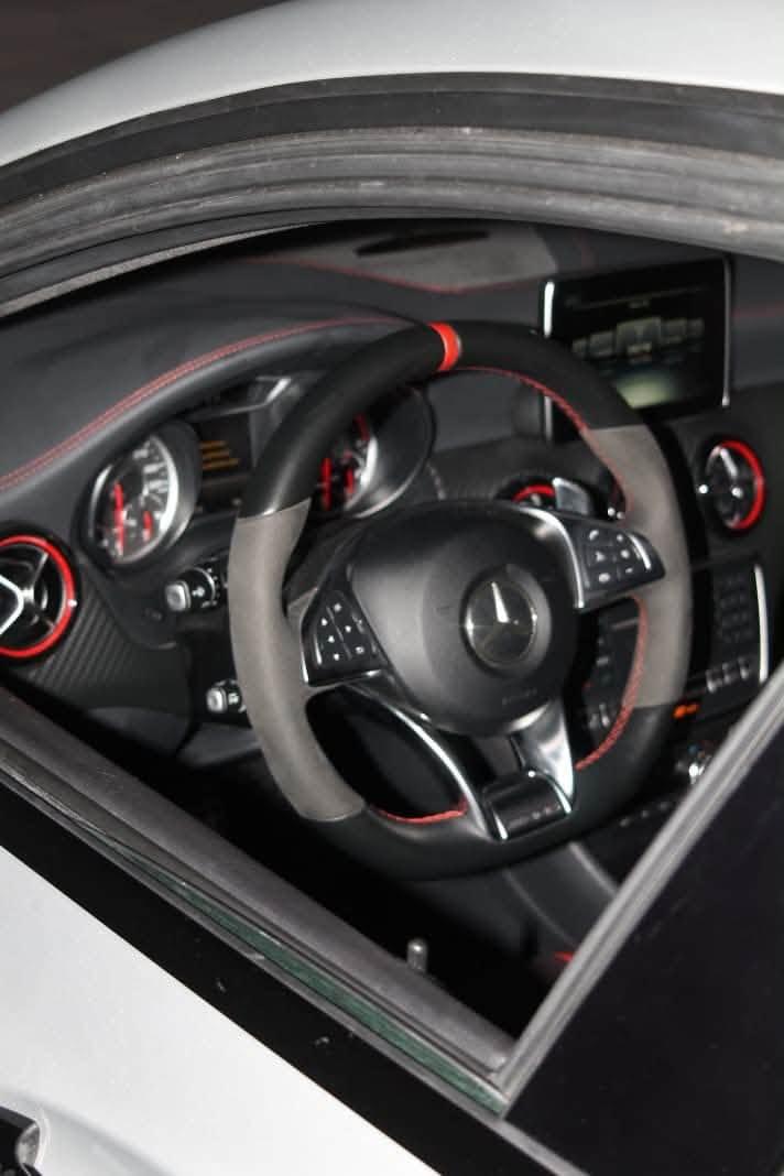MERCEDES-BENZ A45 AMG 4MATIC FULL OPTIONS