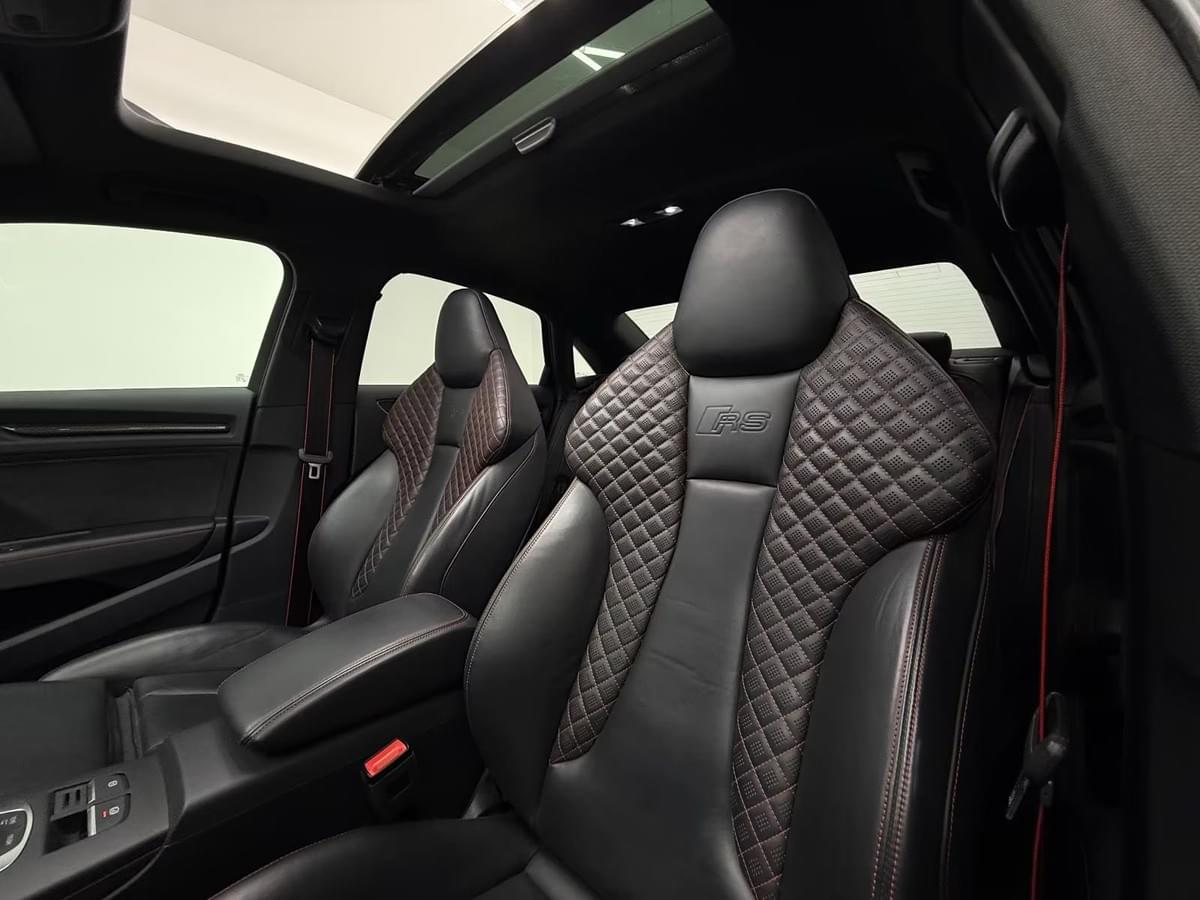 AUDI RS3 BERLINE – 2.5 TFSI 400CH QUATTRO S-TRONIC – GRIS DAYTONA NACRÉ – PACK OPTIQUE NOIR – MOTEUR