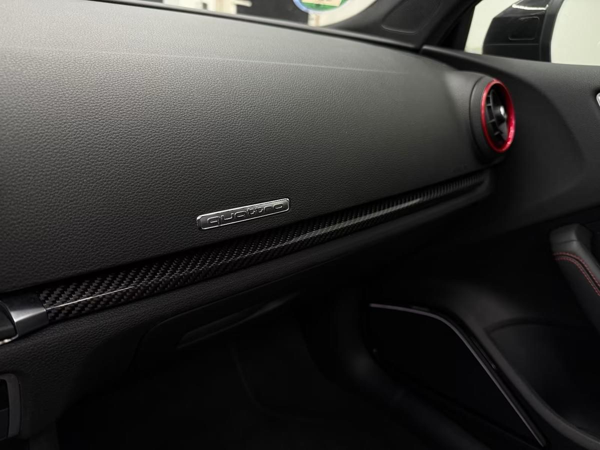 AUDI RS3 BERLINE – 2.5 TFSI 400CH QUATTRO S-TRONIC – GRIS DAYTONA NACRÉ – PACK OPTIQUE NOIR – MOTEUR