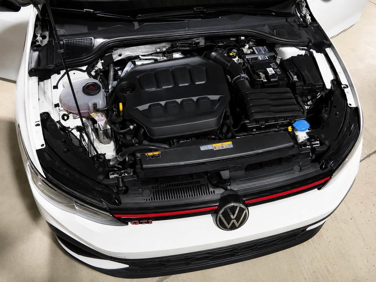 VOLKSWAGEN GOLF 8 GTI CLUBSPORT AKRAPOVIČ – 300 CH