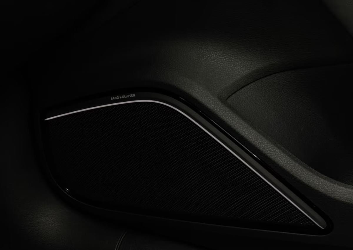 AUDI RS3 BERLINE – 2.5 TFSI 400CH QUATTRO S-TRONIC – GRIS DAYTONA NACRÉ – PACK OPTIQUE NOIR – MOTEUR