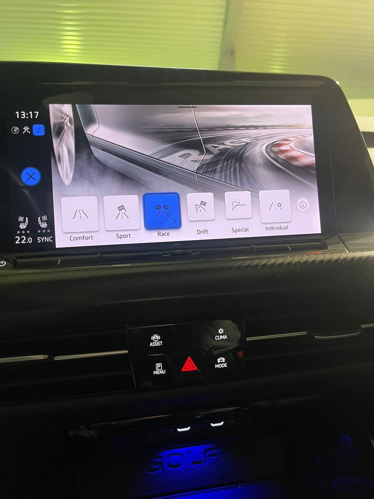 VOLKSWAGEN GOLF VIII R – ÉDITION 20 ANS ANNIVERSAIRE – 333 CH