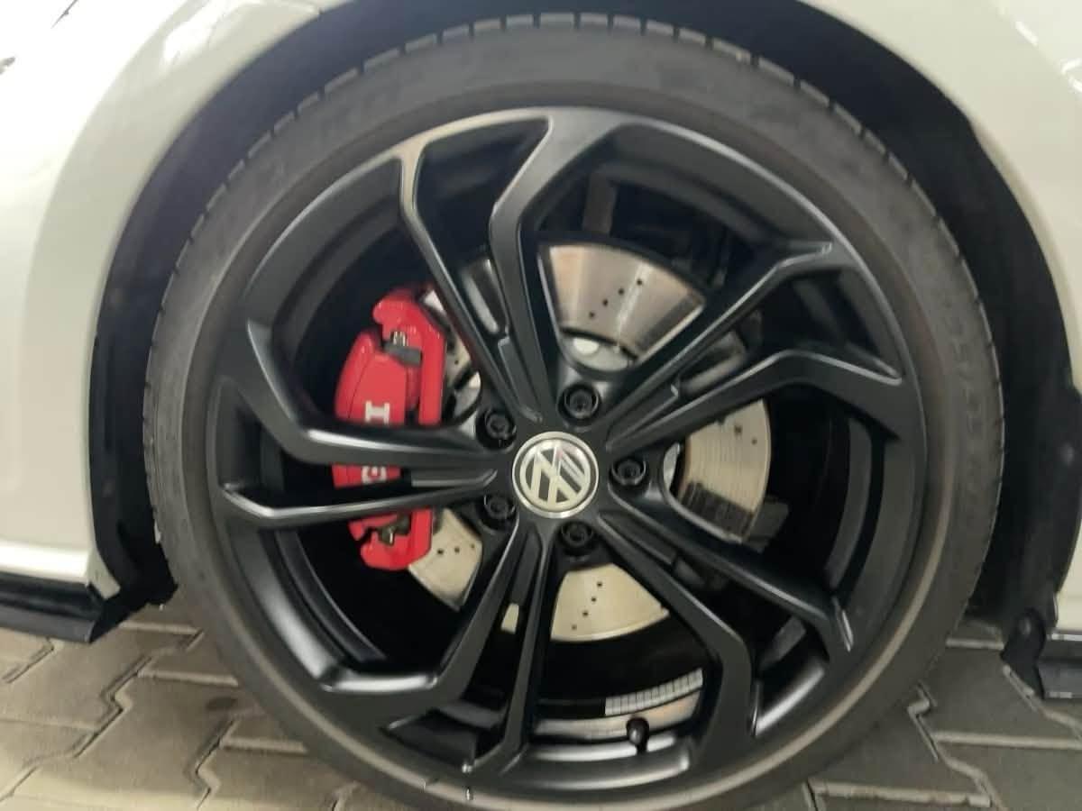 VOLKSWAGEN GOLF 7 GTI TCR – 290 CH