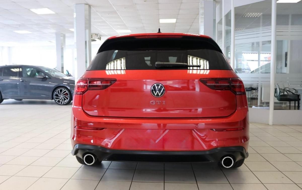 VOLKSWAGEN GOLF 8 GTI – 245 CH - DSG7 – FULL OPTIONS RED MÉTAL