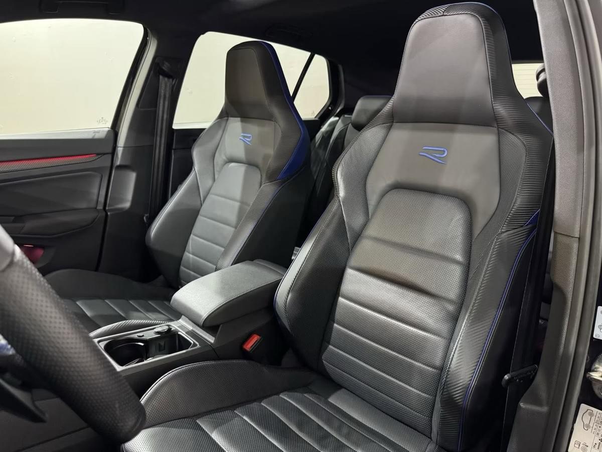 VOLKSWAGEN GOLF 8 R DSG 4MOTION R PERFORMANCE FULL BLACK – 320 CH