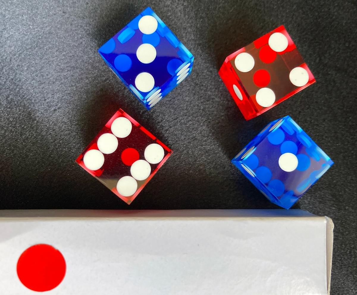 Genuine casino grade dice (ungimmicked)