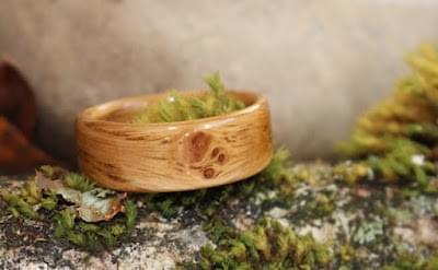 Edwin's Oak Ring with featured knot Edwin's Oak Ring with featured knot