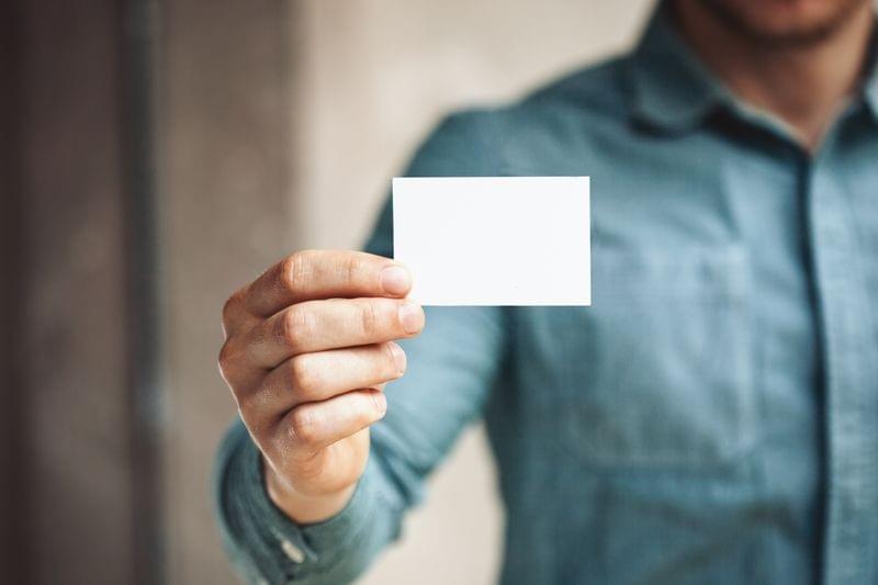 メール署名は新規作成時だけでなく返信時も文頭に入れる メール署名は新規作成時だけでなく返信時も文頭に入れる
