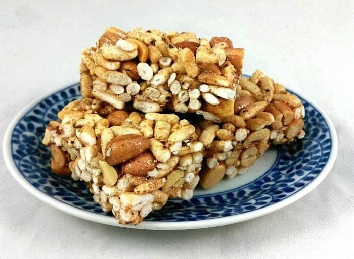 Traditional handmade peanut candy brown rice/purple rice 220g/bag