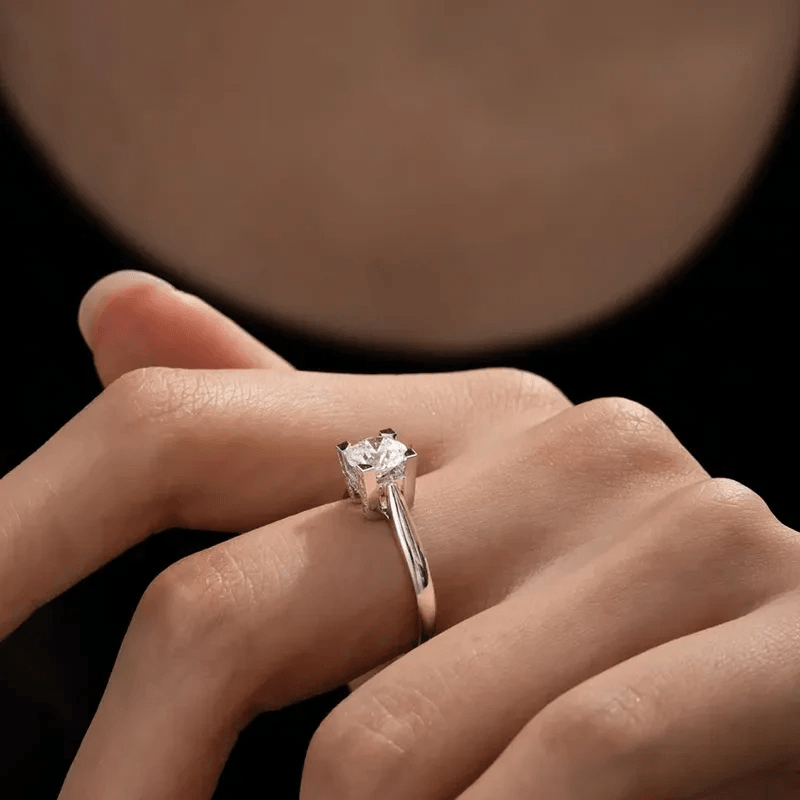Best Moissanite Jewelers - Elegant Moissanite Engagement Ring Best Moissanite Jewelers - Elegant Moissanite Engagement Ring