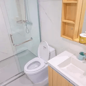 Stylish modern modular bathroom with eco-friendly features Stylish modern modular bathroom with eco-friendly features