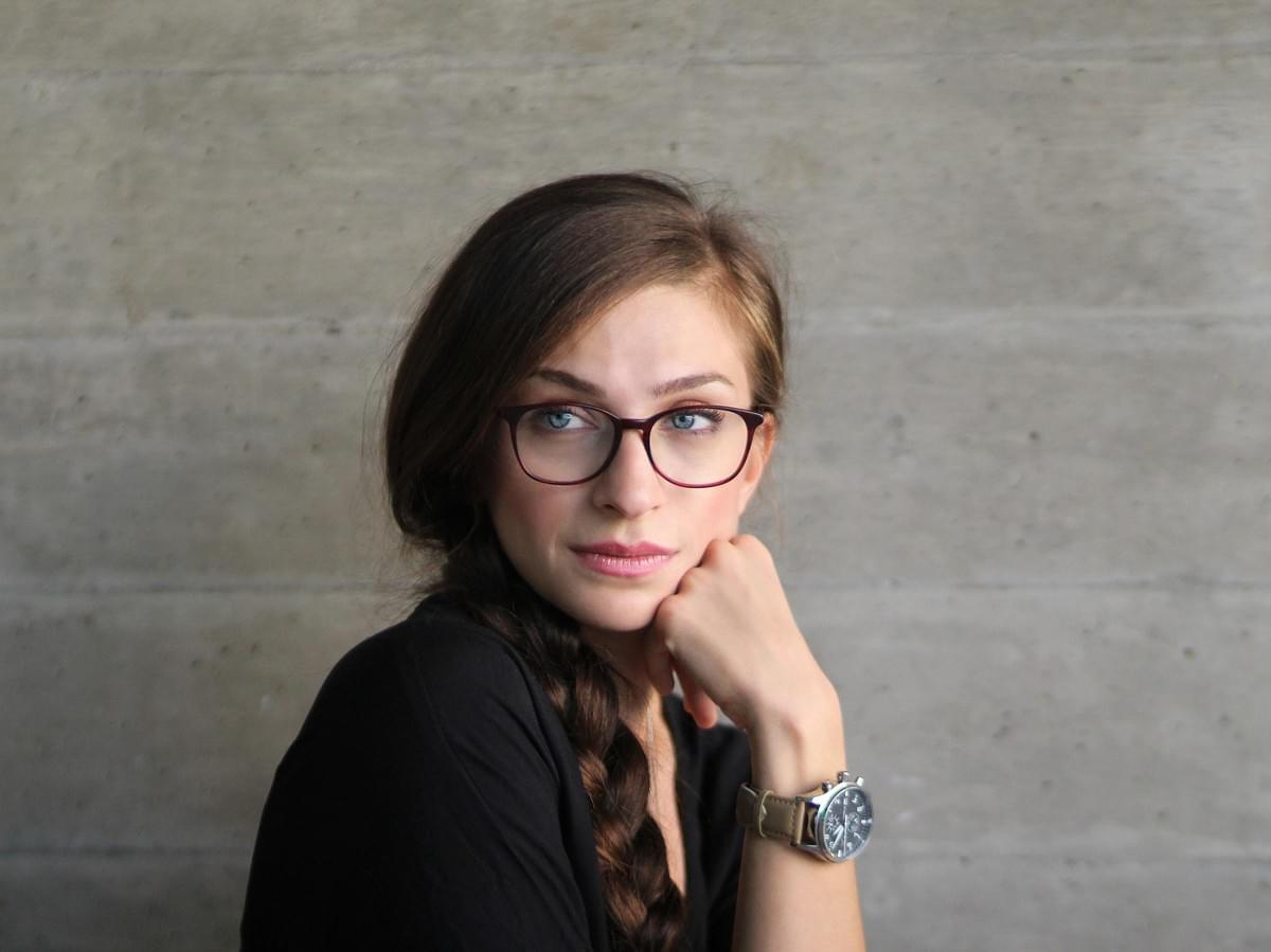 Different specs lens types with anti-reflective and scratch-resistant features. Different specs lens types with anti-reflective and scratch-resistant features.