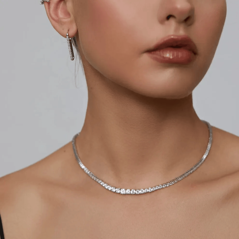 Stunning gold necklace earring set perfect for special occasions Stunning gold necklace earring set perfect for special occasions