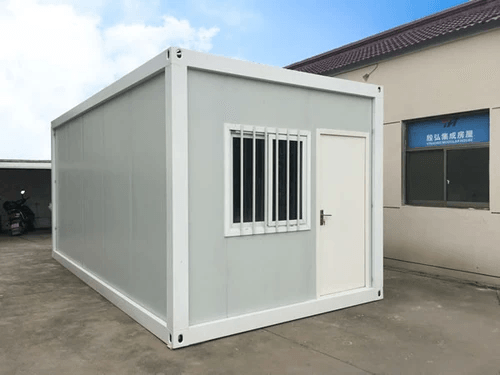 Contenedores preparados para bar modernos llenos de clientes satisfechos Contenedores preparados para bar modernos llenos de clientes satisfechos