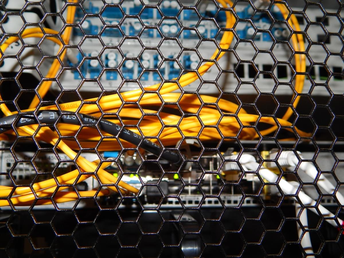 Server racks supporting resilient DNS security Server racks supporting resilient DNS security