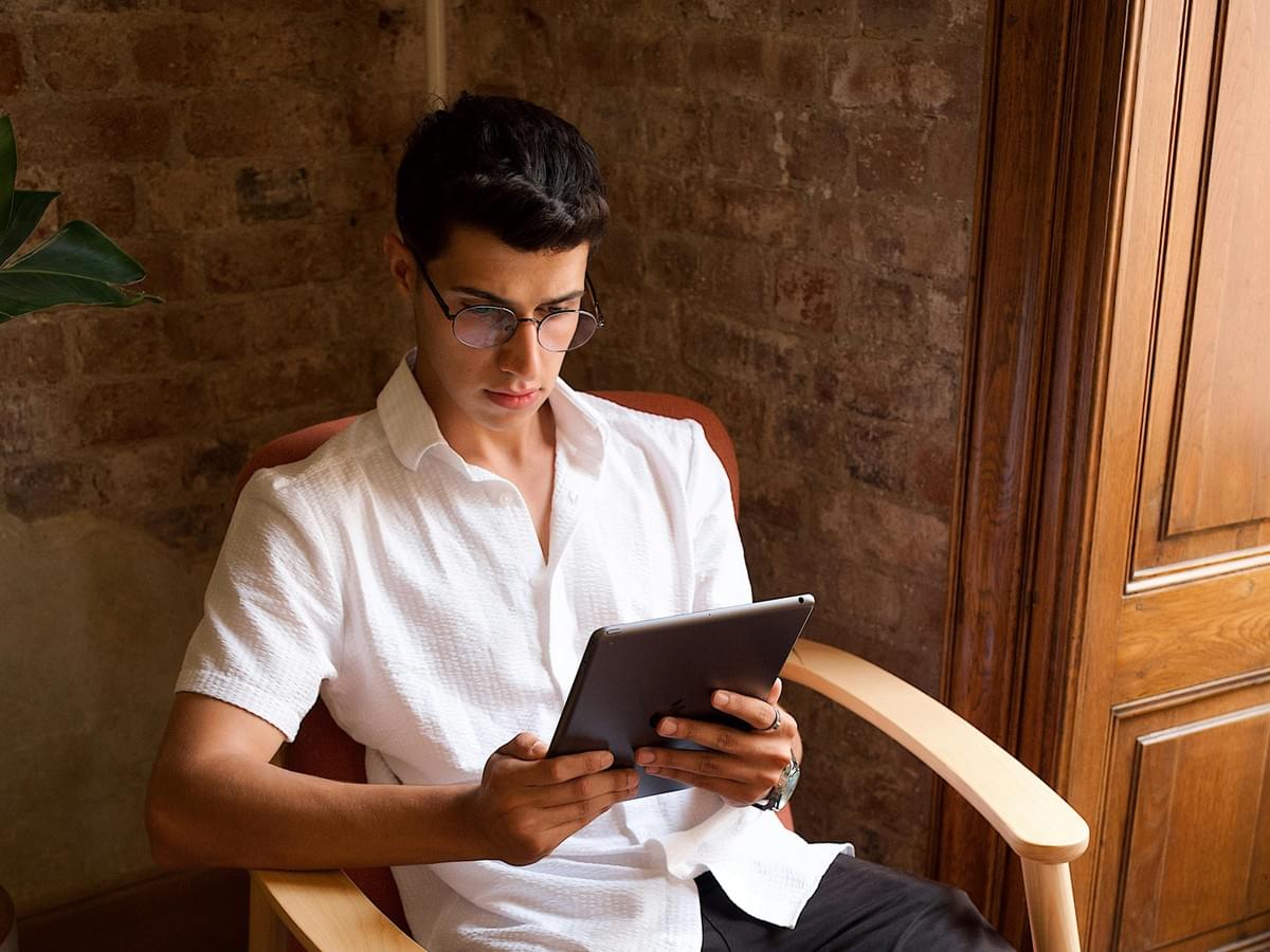 Innovative smart glasses technology enhancing user experience Innovative smart glasses technology enhancing user experience