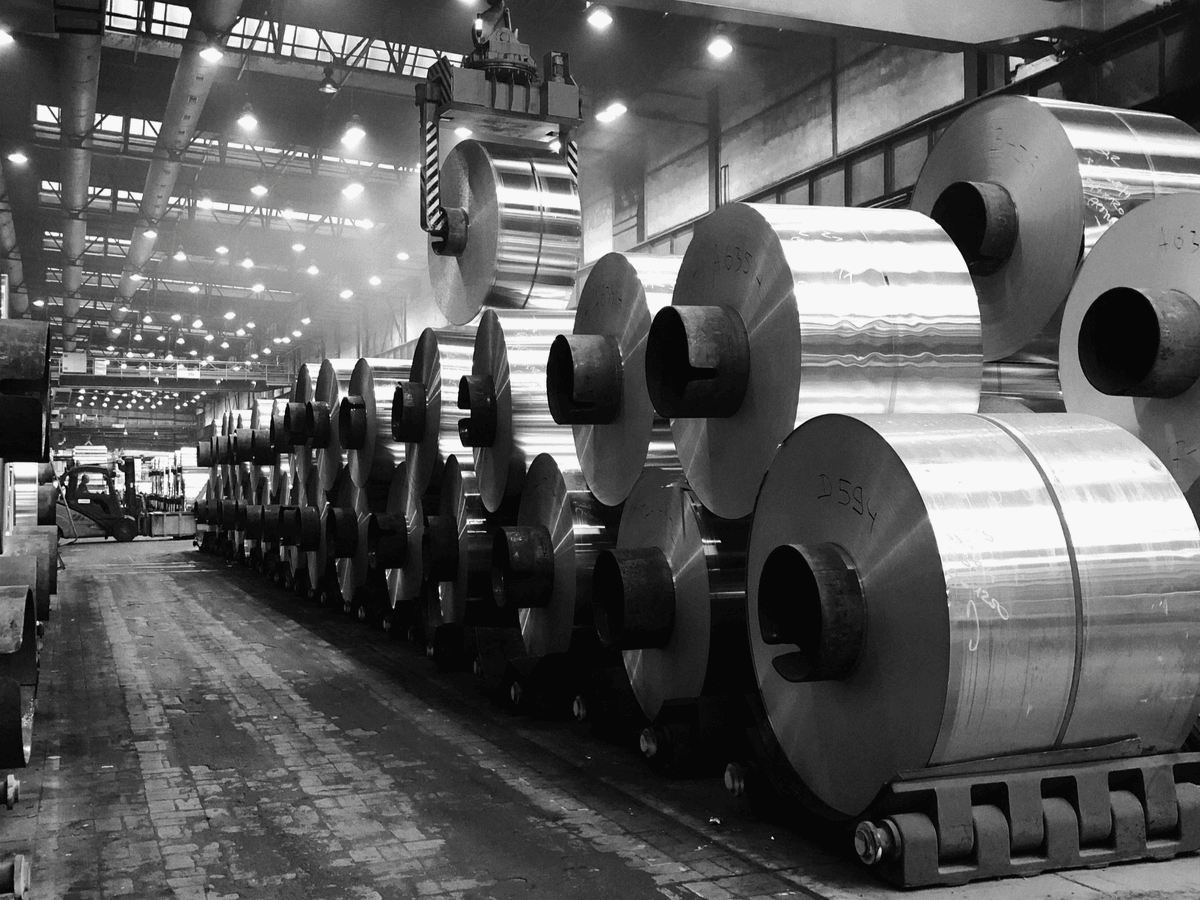 roll forming machine operating efficiently during metal shaping roll forming machine operating efficiently during metal shaping