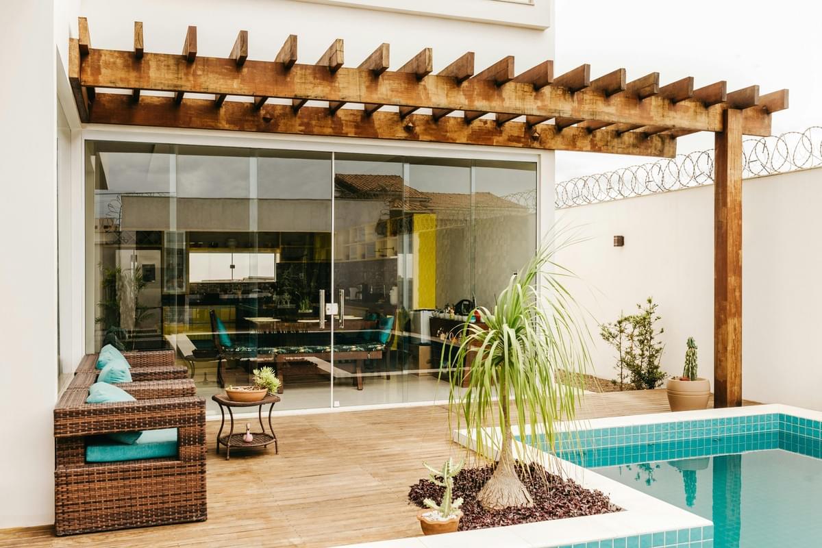 is composite decking slippery - textured surface enhances grip is composite decking slippery - textured surface enhances grip