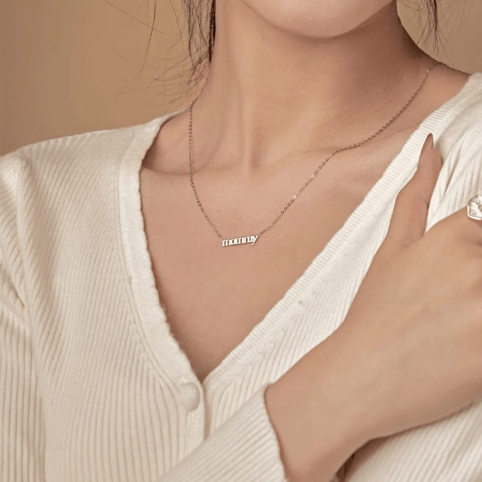 Beautiful intertwined heart-shaped mother daughter necklaces Beautiful intertwined heart-shaped mother daughter necklaces