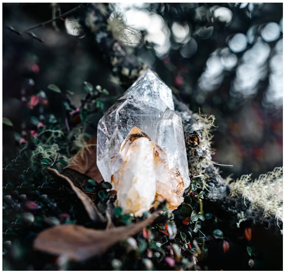 crystals for moving forward: Amethyst & Sodalite enhance emotional balance. crystals for moving forward: Amethyst & Sodalite enhance emotional balance.
