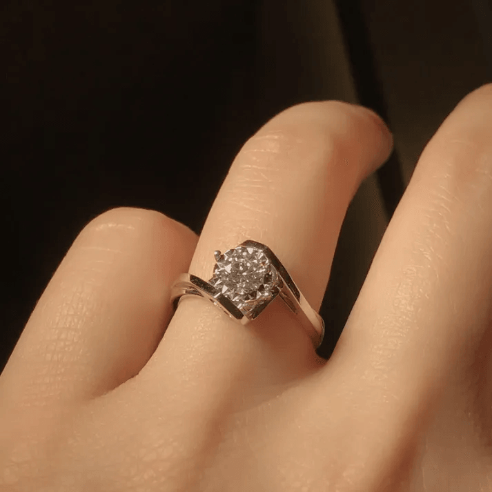 Promise rings for women symbolizing love and commitment Promise rings for women symbolizing love and commitment