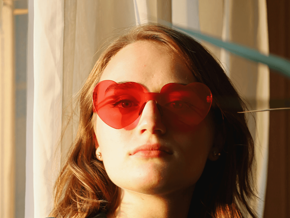 how to wear sunglasses effectively with stylish options how to wear sunglasses effectively with stylish options