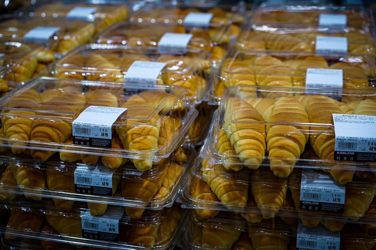 Attractive baked good boxes showcasing delicious pastries. Attractive baked good boxes showcasing delicious pastries.