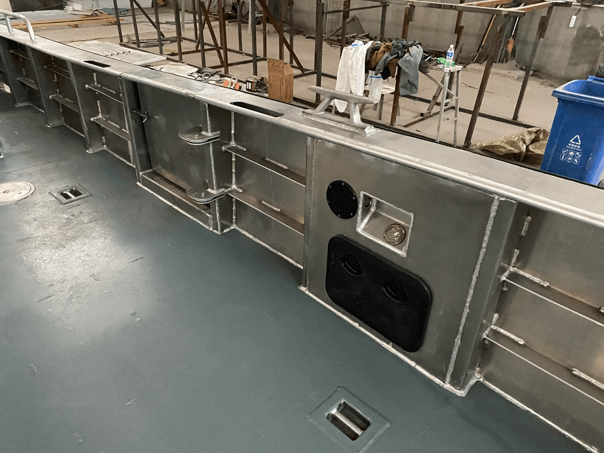 Experience the best with our aluminum landing craft options Experience the best with our aluminum landing craft options