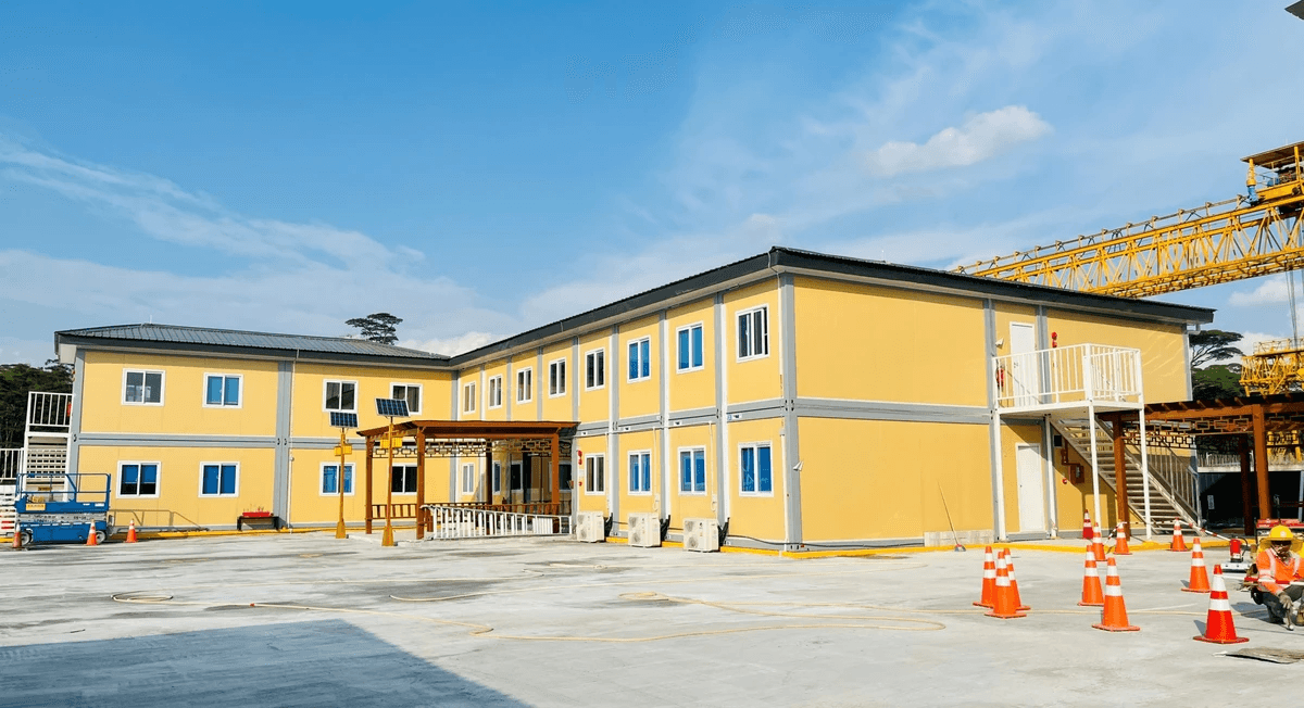 منزل حاوية مُجمّع بتصميم عصري وجذاب منزل حاوية مُجمّع بتصميم عصري وجذاب