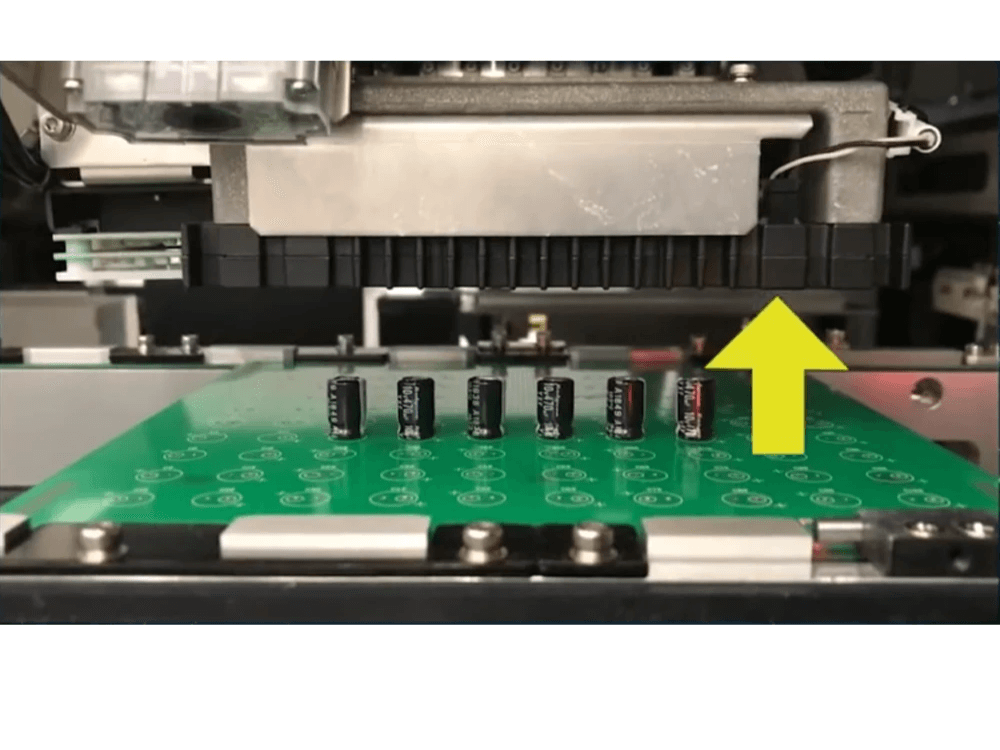 automatic insertion machine for electronic components performing precise placements automatic insertion machine for electronic components performing precise placements