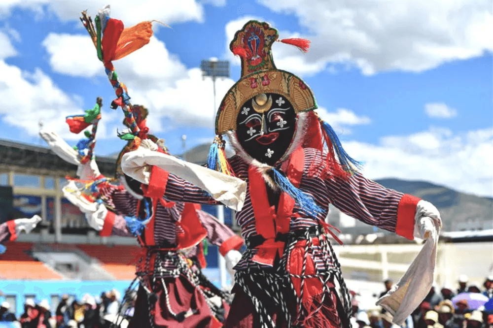 tibetan handicrafts reflected in traditional clothing design tibetan handicrafts reflected in traditional clothing design