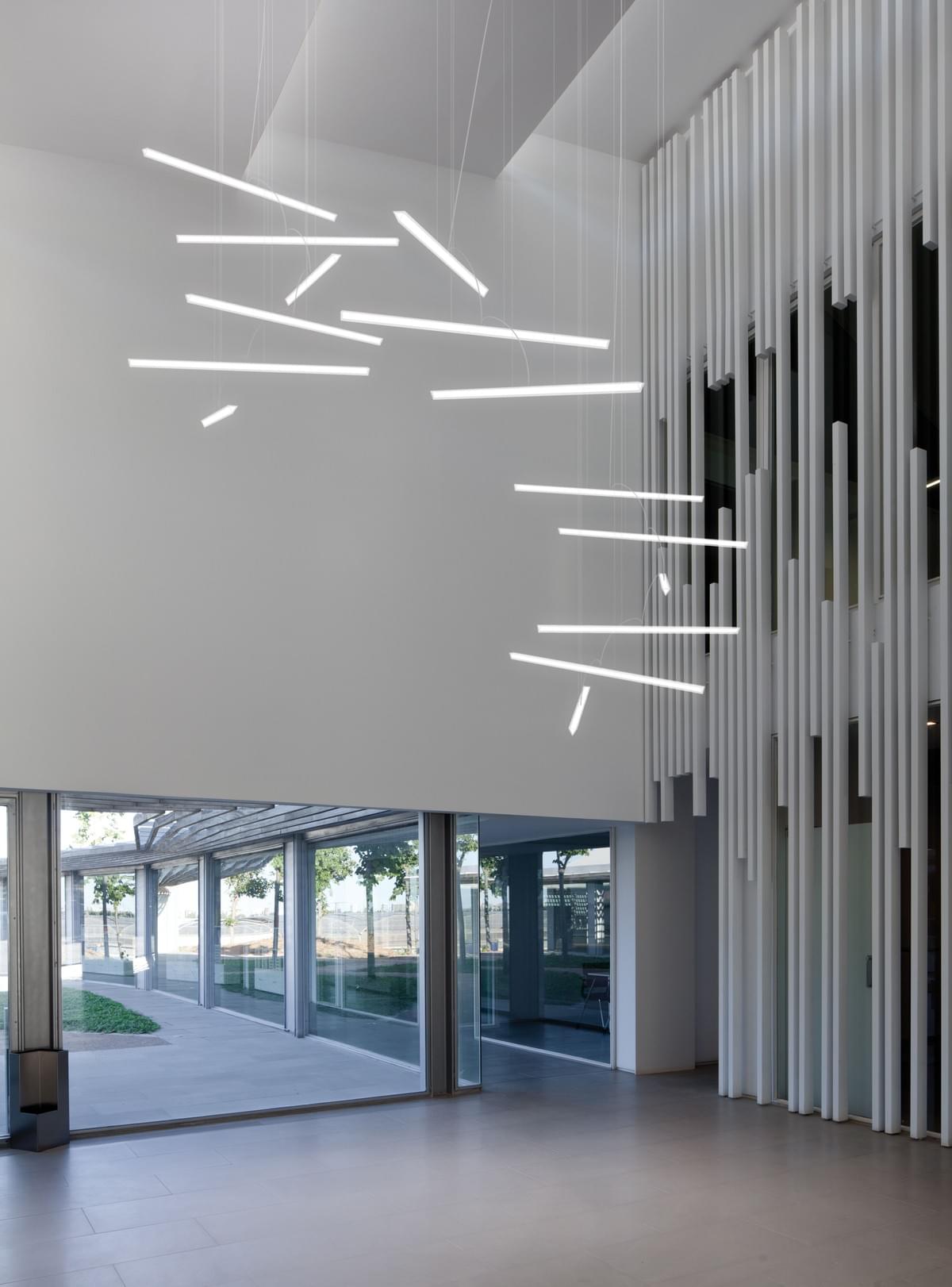 5 Ideas for Commercial Hanging Lights in Your Outdoor S...