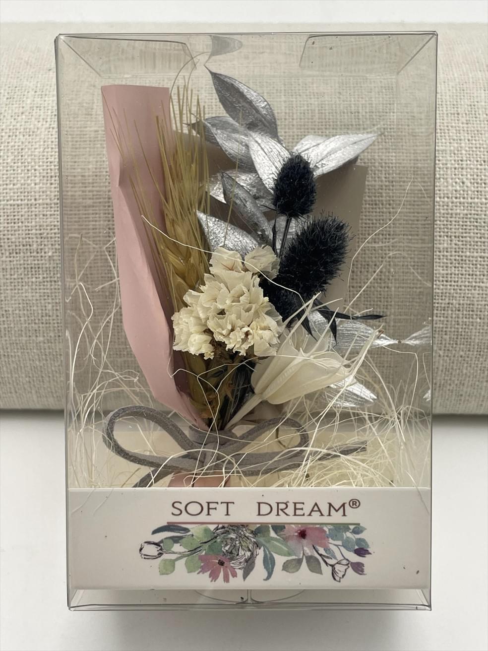 Preserved roses bouquet adding elegance to Halloween decor with wholesale flowers online Melbourne. Preserved roses bouquet adding elegance to Halloween decor with wholesale flowers online Melbourne.