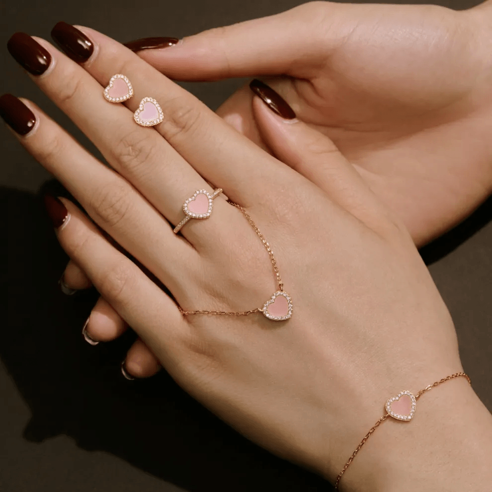 Captivating luster of colored moissanite in DEDEJILL Pink Moissanite Ring Captivating luster of colored moissanite in DEDEJILL Pink Moissanite Ring