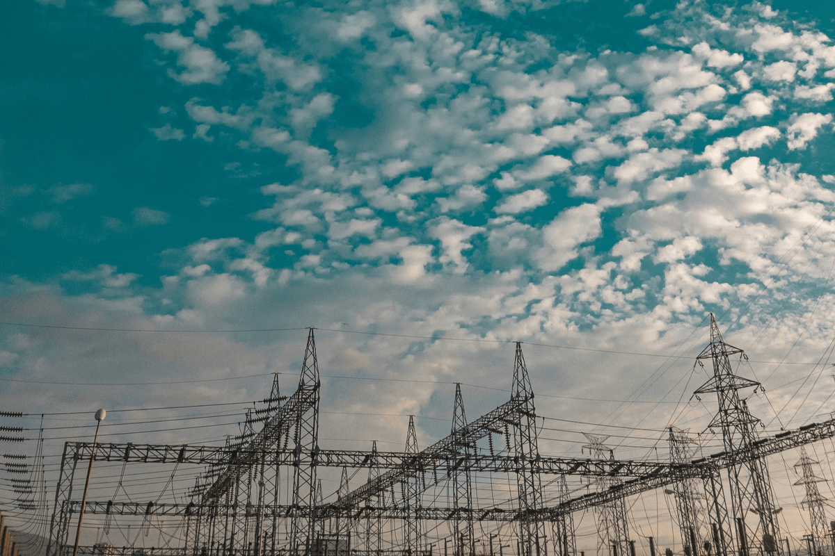Different types of insulators used in overhead transmission lines. Different types of insulators used in overhead transmission lines.