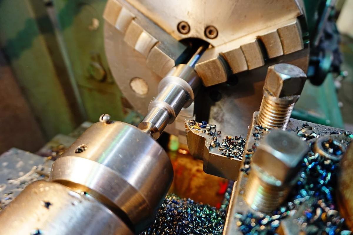 How to build a CNC lathe - Setting up a CNC lathe in a well-organized workshop. How to build a CNC lathe - Setting up a CNC lathe in a well-organized workshop.