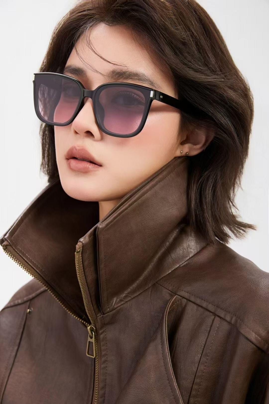 Trendy wholesale luxury sunglasses showcased by stylish individuals. Trendy wholesale luxury sunglasses showcased by stylish individuals.