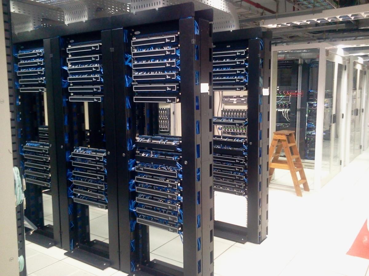Data center servers supporting controlled enterprise network connections Data center servers supporting controlled enterprise network connections