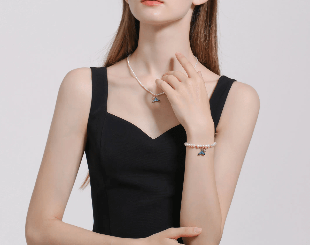 Elegant design of a beautiful pearl bracelet featuring exquisite details. Elegant design of a beautiful pearl bracelet featuring exquisite details.