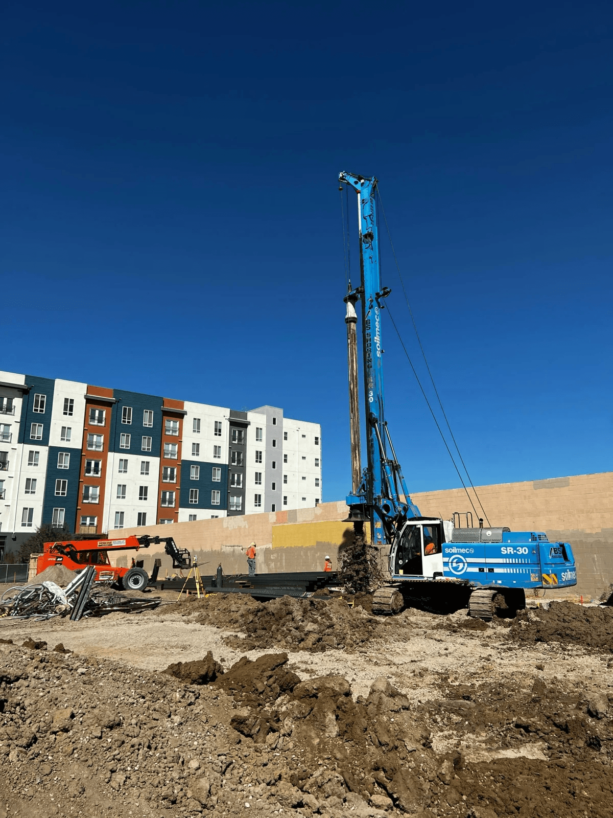 Visual representation of core components of a drilling hammer used for down-the-hole drilling Visual representation of core components of a drilling hammer used for down-the-hole drilling
