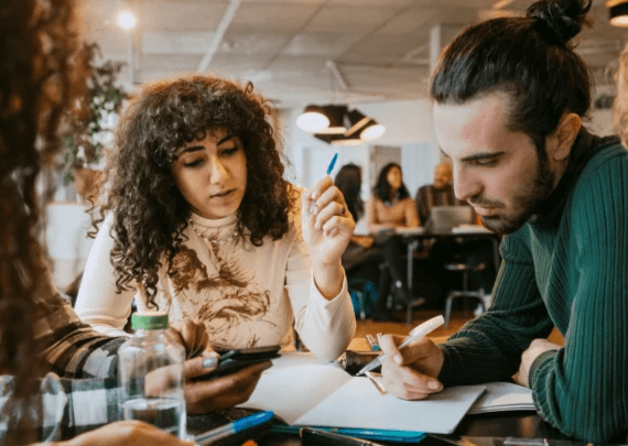 Abrennis - Réaliser un Projet ERP en 12 mois Abrennis - Réaliser un Projet ERP en 12 mois