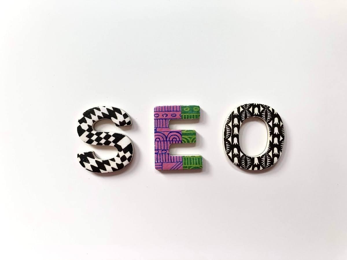 Skuteczne uwzględnianie słów kluczowych SEO w copywritingu e-commerce Skuteczne uwzględnianie słów kluczowych SEO w copywritingu e-commerce