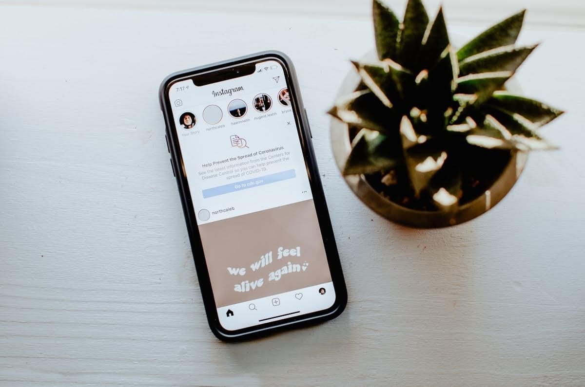 Cách quảng bá doanh nghiệp trên Instagram - Mẹo #3: Tận dụng Instagram Stories và Reels Cách quảng bá doanh nghiệp trên Instagram - Mẹo #3: Tận dụng Instagram Stories và Reels